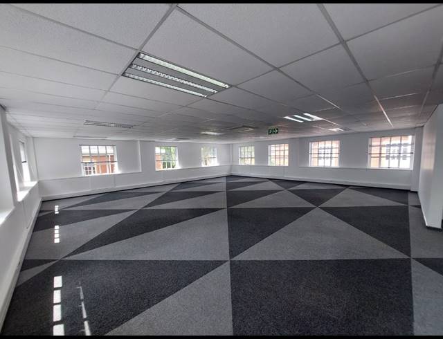 386M² OFFICE TO LET IN BRYANSTON
